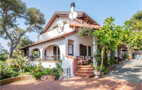 Gorgeous Apartment In Andora With House Sea View Marina di Andora
